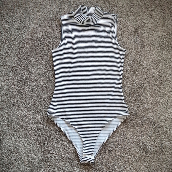 H&M bodysuit brand new without tags - Picture 1 of 4